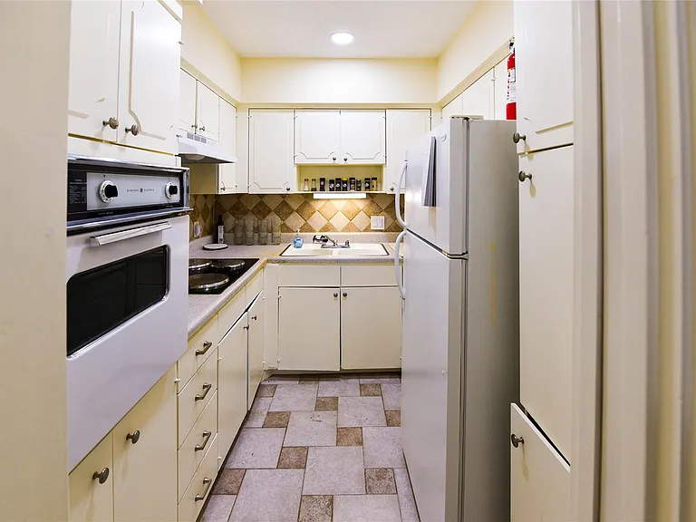 2601 Bellefontaine St #C111 — Photo 8