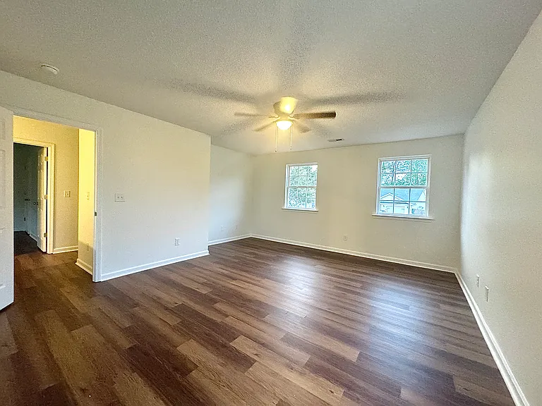 413 Braden Ct — Photo 17