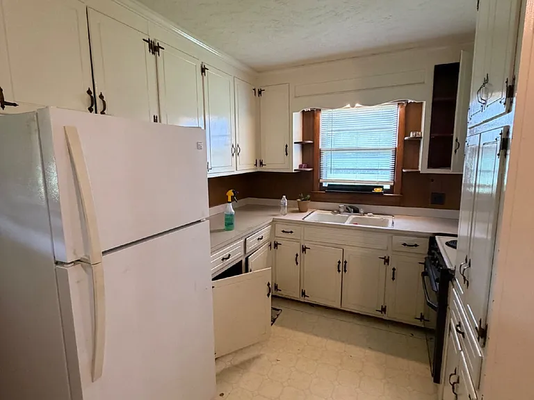 159 Vance Dr — Photo 4