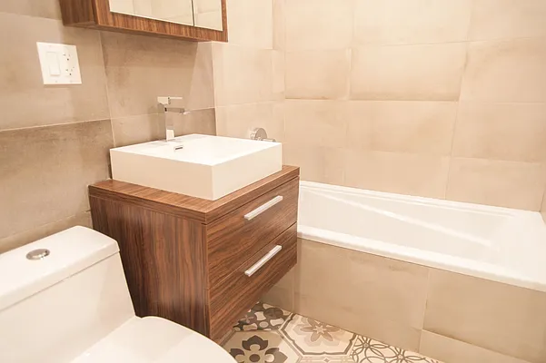 Rented by Nooklyn NYC LLC | media 108