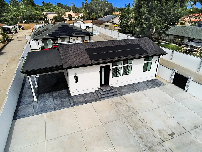 13310 1/2 Glenoaks Blvd — Photo 9