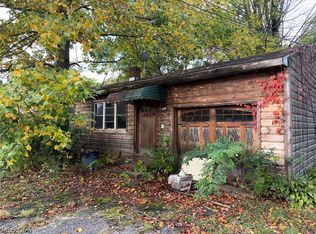 9128 Elm St, Willoughby, OH 44094