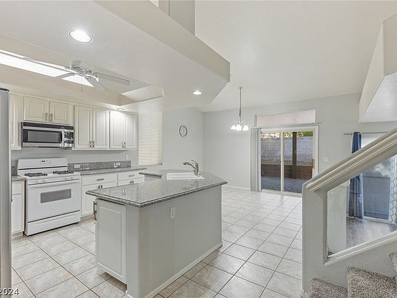 5th image of 9783 Silver Dusk Ct