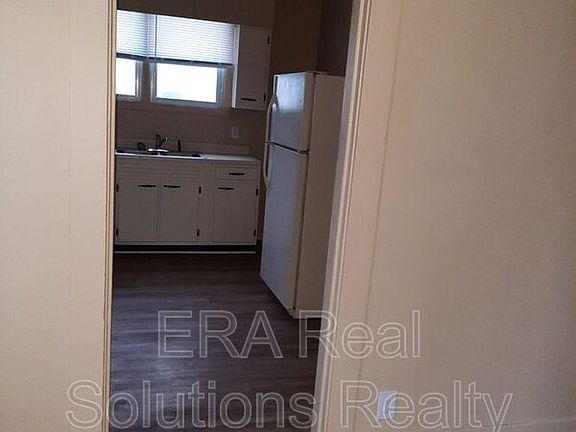 4th image of 850 W Main St APT A