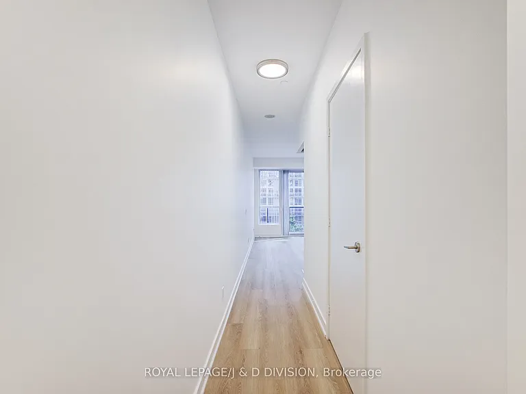 1030 King St W #435 — Photo 4