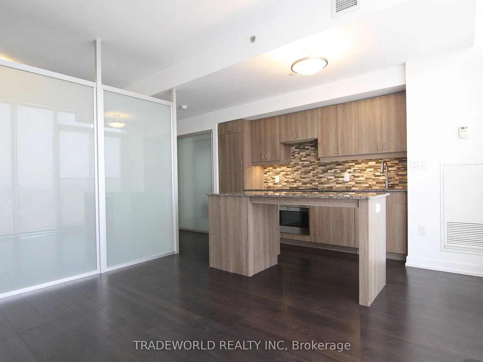 1 bed, $1,300 — Photo 4