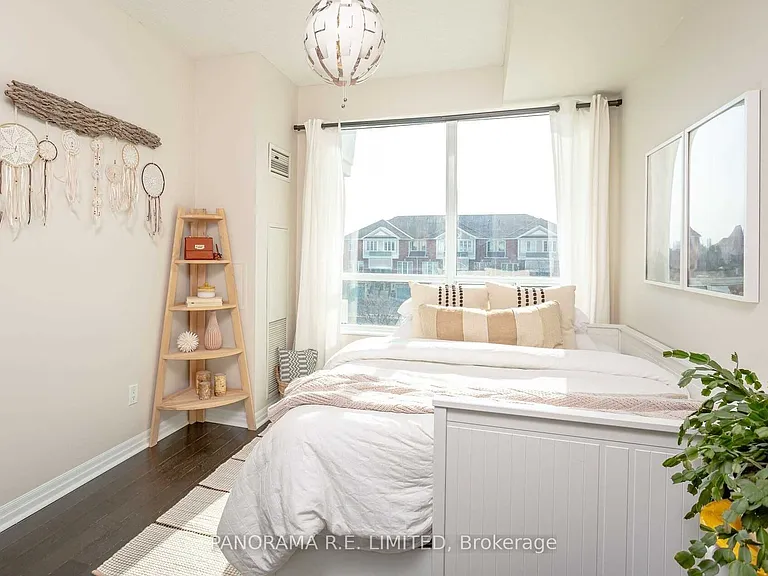 1359 Rathburn Rd E #210 — Photo 13