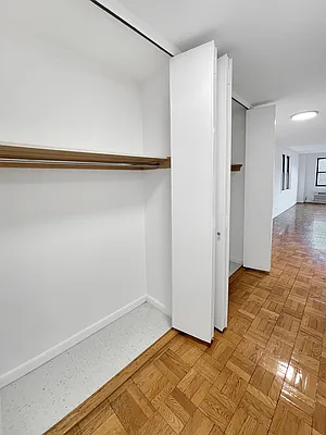 Rented by R New York | media 8