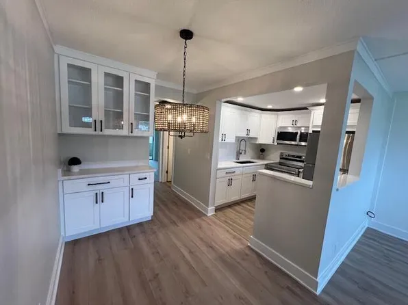 124 Sheffield St, Wellington, FL