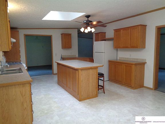 4th image of 15119 Rock Bluff Ave