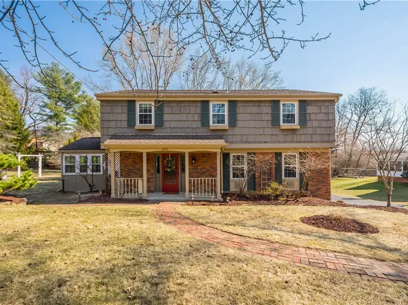 2305 Weston Dr, Pittsburgh, PA 15241