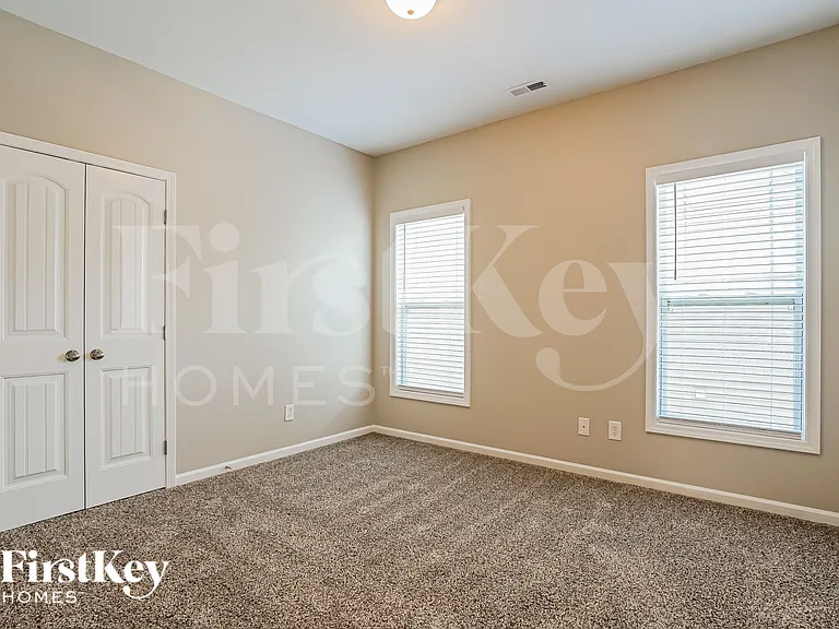 3253 Groveshire Dr — Photo 16