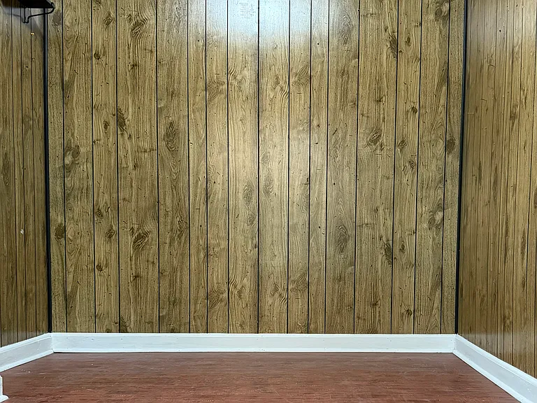 bedroom 2. this pic doesn't do it justice. much larger than it appears!