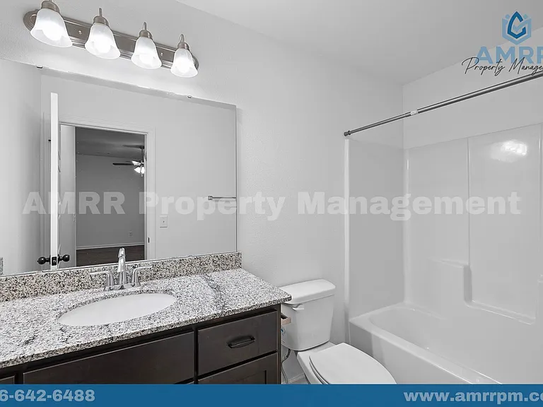621 Short Leaf Ln — Photo 15