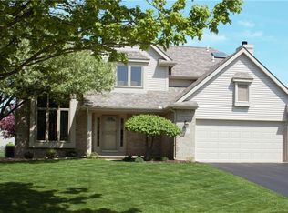 1923 Hartford Ln, Holland, OH