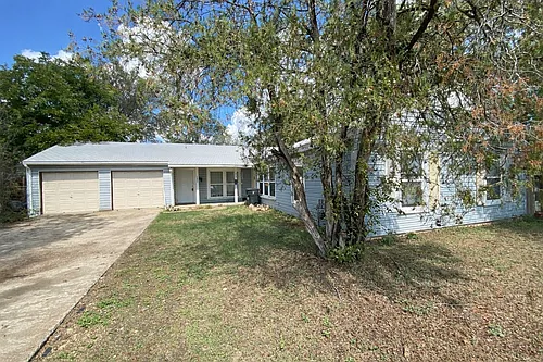 1901 Poage Ave Photo 1