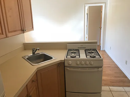 Rented by Mdays Realty | media 25