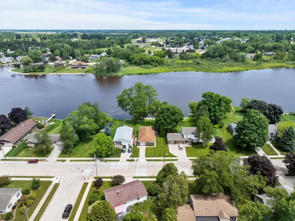 3041 Adams STREET, Two Rivers, WI 54241
