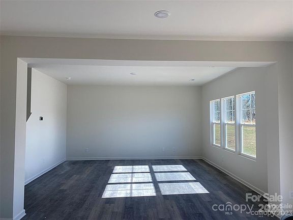 3rd image of 148 Salem Springs Ln