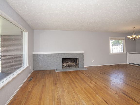 4th image of 5304 N Greenwood Blvd