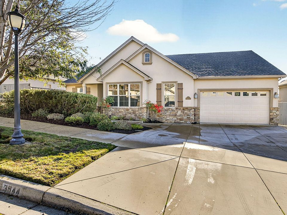 1st image of 3944 Crystal Springs Dr
