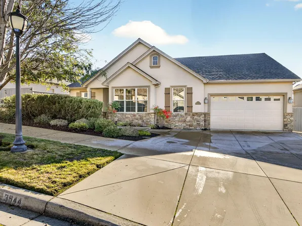 3944 Crystal Springs Dr, Medford, OR 97504