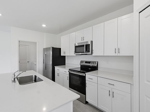 4th image of 26593 Jasper Way
