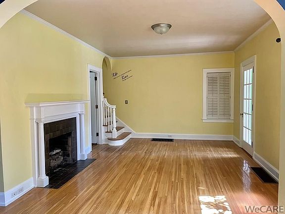 3rd image of 334 S Kenilworth Ave