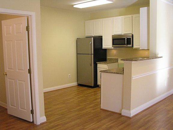 Kitchen/Living Area
