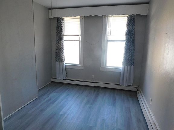 4th image of 330 New York Ave Floor 2