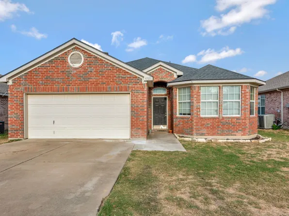 6521 Waterhill Ln, Fort Worth, TX 76179