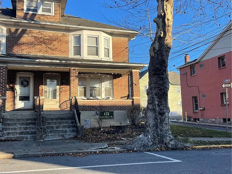 121 Belvidere St — Photo 1
