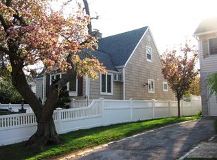 46 Edgewood Rd, Valley Stream, NY 11580