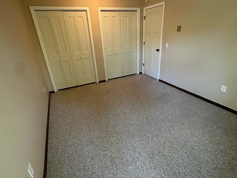 410 Martin Ave — Photo 3