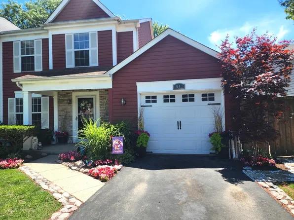 54 Sandhurst Rd, Mundelein, IL 60060