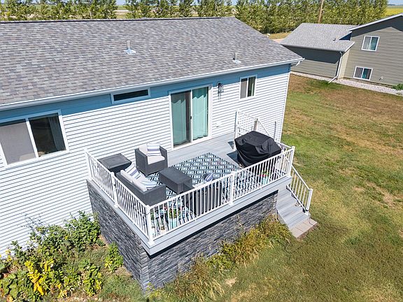 2nd image of 252 4th St