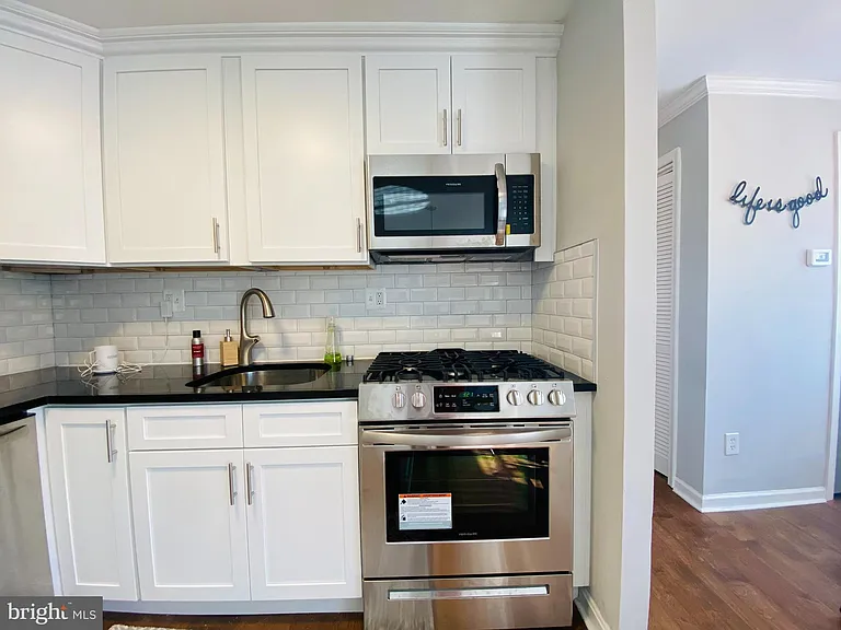 1221 N Quinn St #1 — Photo 15