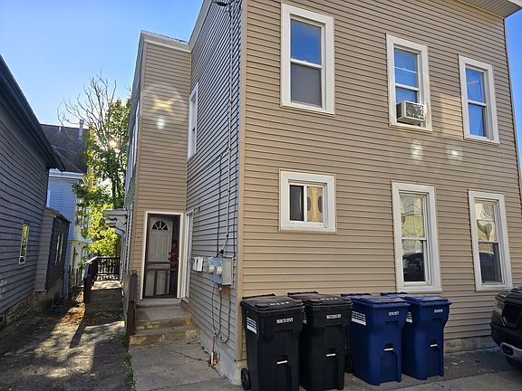 4th image of 115 Townsend Pl #1