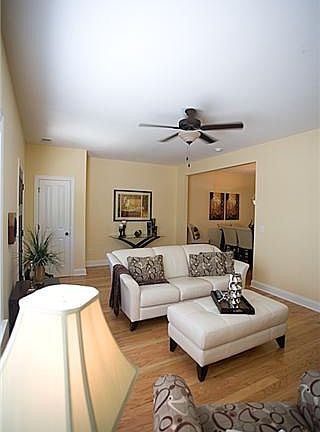 3rd image of 412 Alicia Dr #6