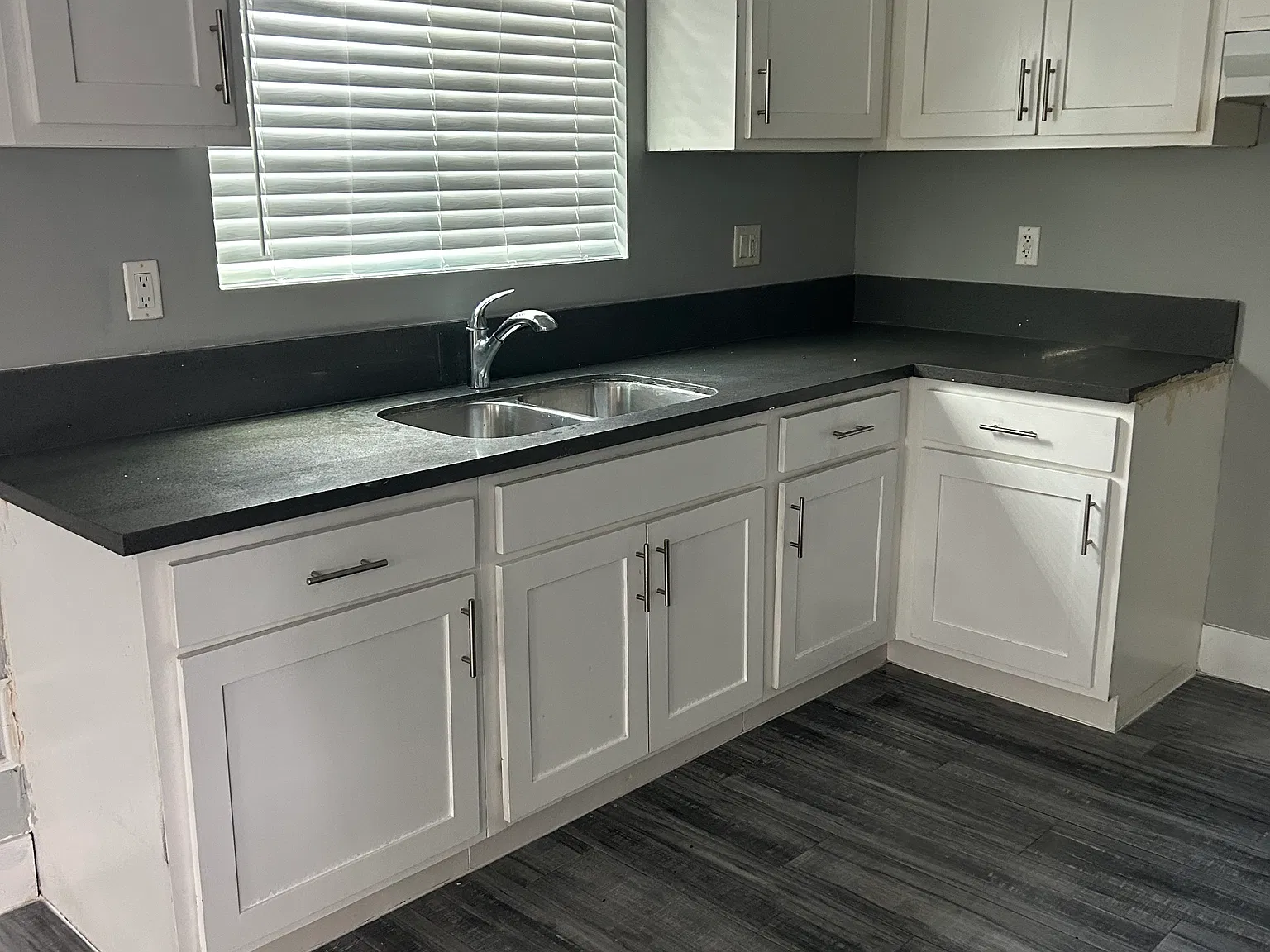5 bed, 1600 sqft, $4,200 — Photo 4