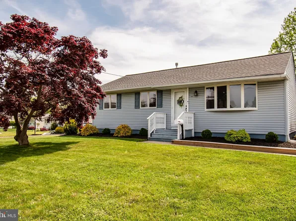 90 Charles Bossert Dr, Bordentown, NJ 08505