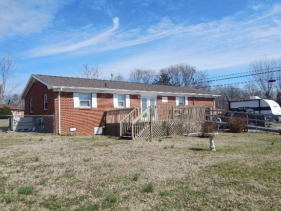 4th image of 403 Greggview St