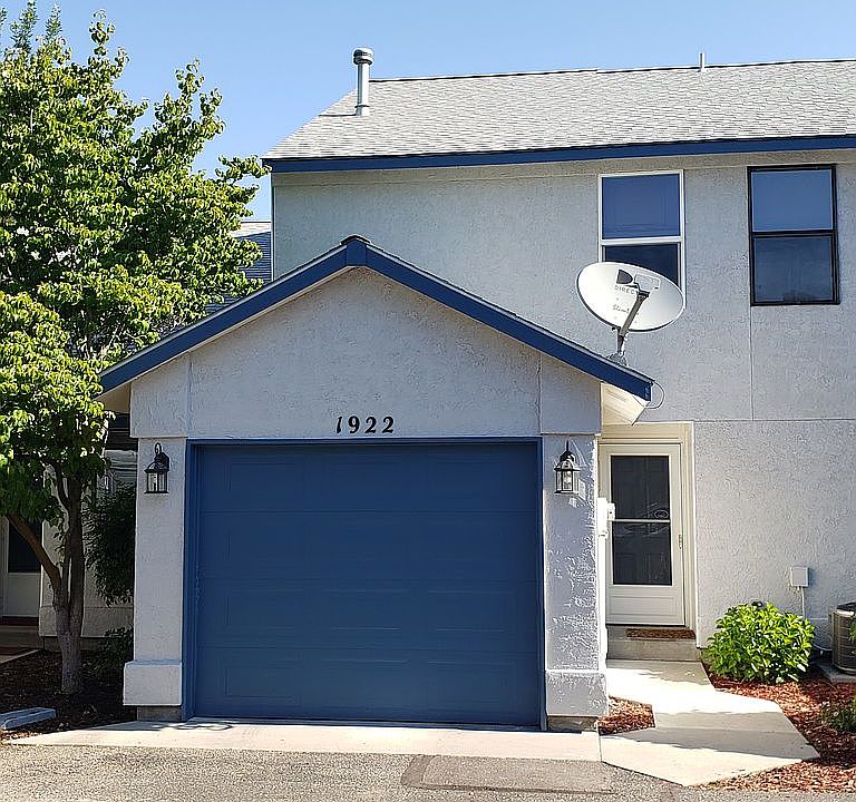 New paint_Attached garage