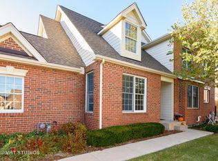 6 Winged Foot Dr, Hawthorn Woods, IL 60047