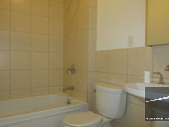 4th image of 2181 38th St