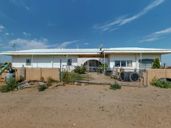 48 Chapel Dr, Los Lunas, NM 87031