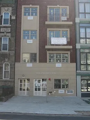 Rented by Gutnick Realty LLC | media 48