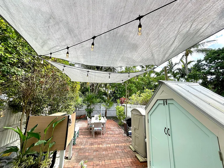 525 Elizabeth St — Photo 25
