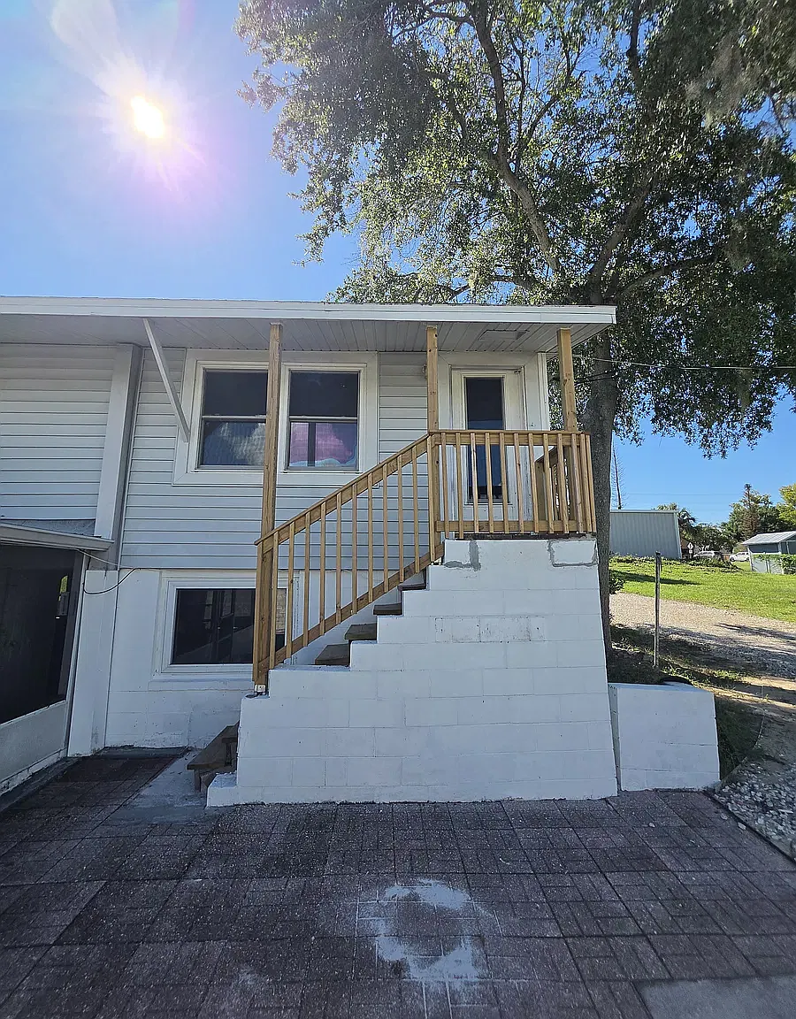 1 bed, 1.5 bath, 450 sqft, $1,200 — Photo 2