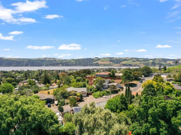 62 La Prenda Avenue, Benicia, CA 94510
